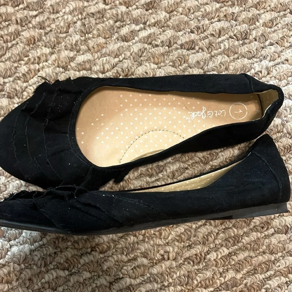 Cat & Jack Size 1 Black Girls Flats. (Preloved)